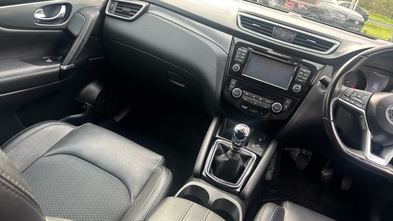 Nissan Qashqai 1.5 dCi Tekna 5dr Diesel Hatchback